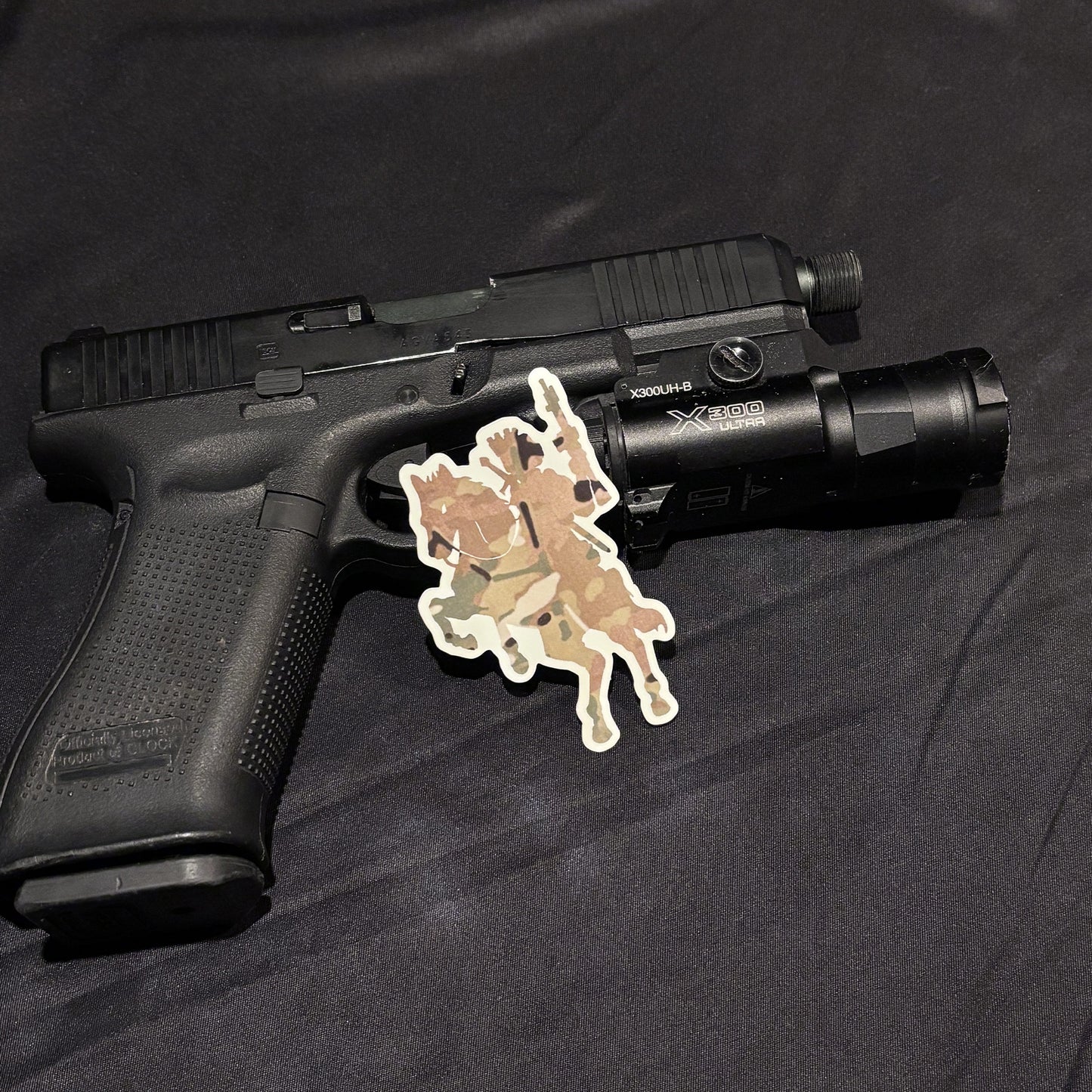 STICKER LOGO CHIVALRY HEXA GUARD MULTICAM