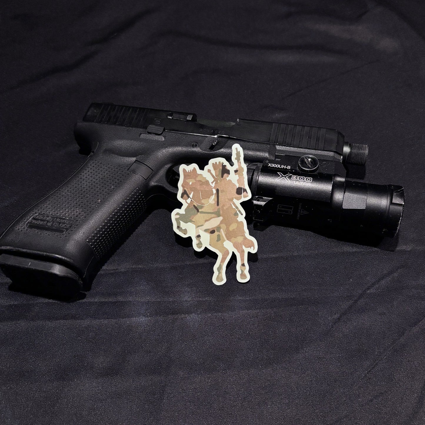 STICKER LOGO CHIVALRY HEXA GUARD MULTICAM