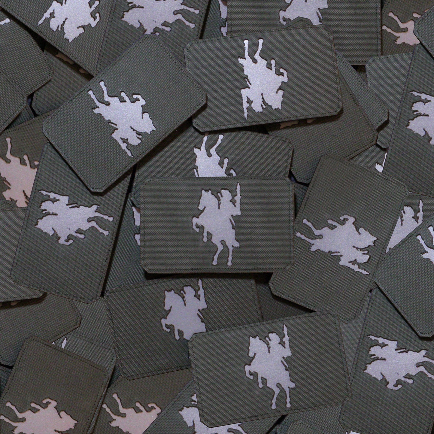 PATCH WHITE REFLECTIVE CHIVALRY HEXA GUARD